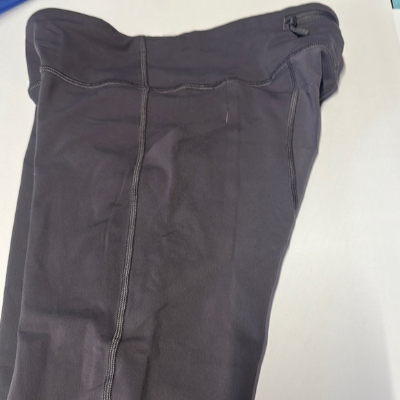 Stylish Black Leggings with Logo Accent - Picture 3 of 8